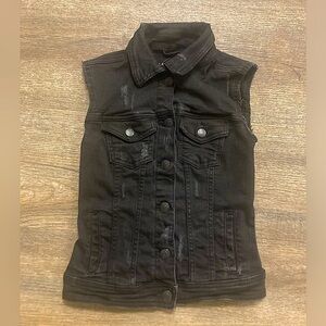 *NWOT* Aeropostale distressed black jean vest